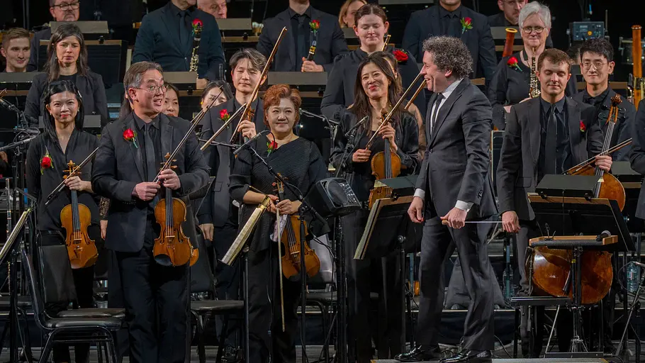 Gustavo Dudamel Gustavo Dudamel lächelt nach dem Auftritt mit seinem Orchestra.