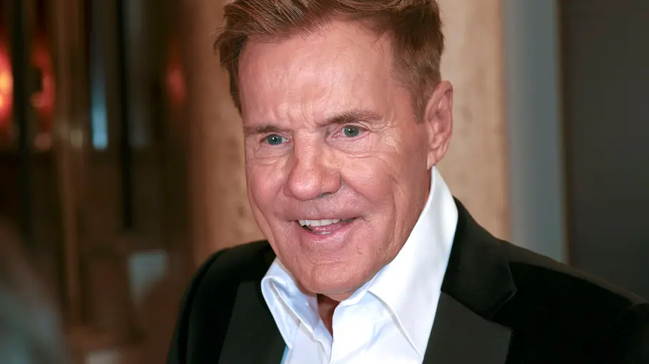 Dieter Bohlen Dieter Bohlen lacht etwas auf dem Bild