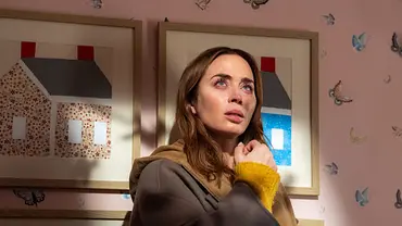 Emily Blunt als Margaret Fairchild im Kinderzimmer in Disclosure Day - Foto: Universal Studios. All Rights Reserved. Emily Blunt als Margaret Fairchild im Kinderzimmer in Disclosure Day - Foto: Universal Studios. All Rights Reserved.
