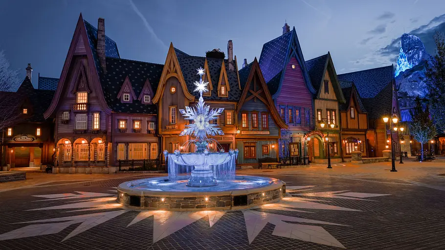 Doku „Disney Worldbuilders“ Die Doku „Disney Worldbuilders“ zeigt, wie neue Erlebniswelten, wie die „Frozen“-Welt, entstanden.