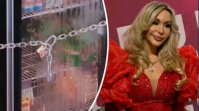 Collage: Links der verschlossene Villa der Versuchung-Kühlschrank, rechts Dolly Buster mit ernstem Gesichtsausdruck. - Foto: Joyn und RTL Collage: Links der verschlossene Villa der Versuchung-Kühlschrank, rechts Dolly Buster mit ernstem Gesichtsausdruck. - Foto: Joyn und RTL