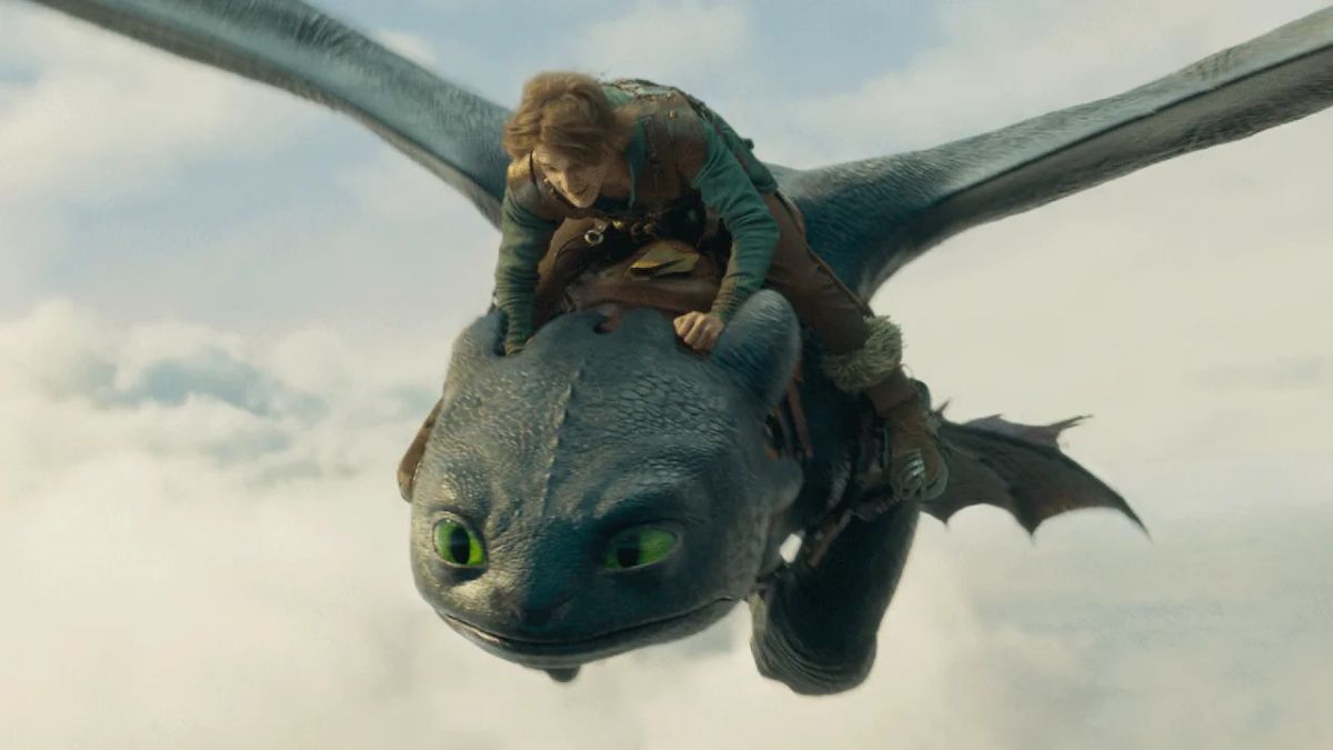 Hicks und Ohnezahn Hicks fliegt auf Ohnezahn durch die Wolken