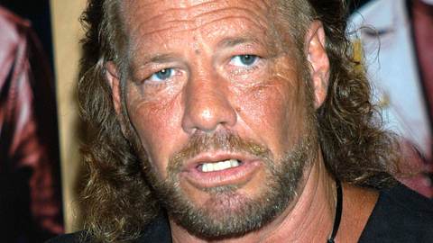 Duane „Dog“ Chapman mit Iro und entsetztem Blick - Foto:  IMAGO / YAY Images IMAGO / YAY Images