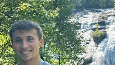 Dylan Carter lächelt in die Kamera. - Foto: Instagram/dylancarter843