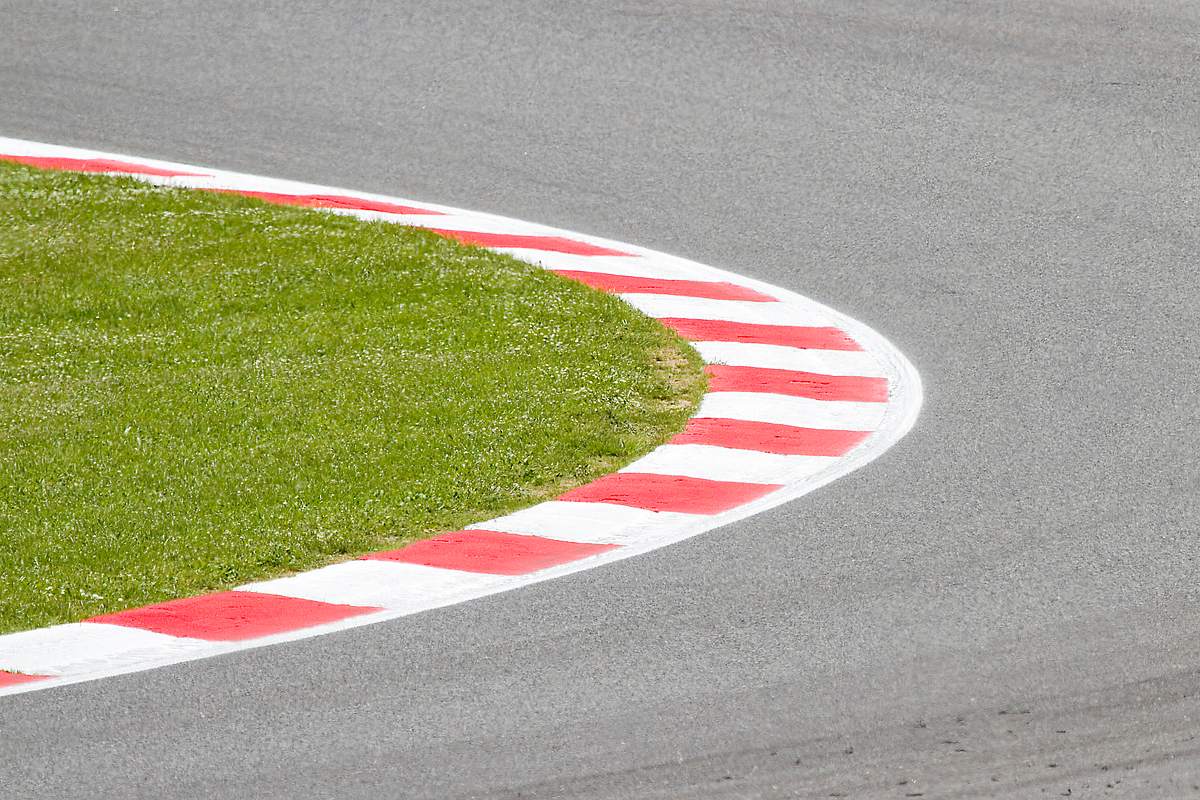 Einstieg in den Motorsport - Kampf um jeden Zentimeter einstieg in den motorsport - kampf um jeden zentimeter