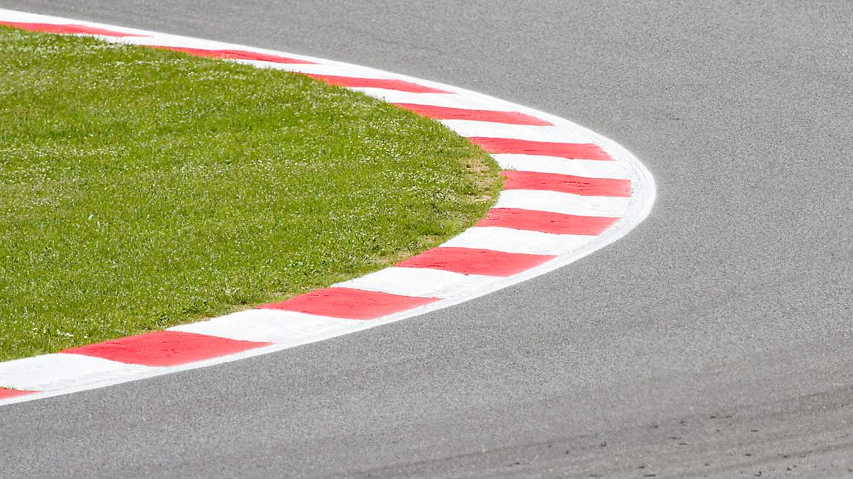 einstieg in den motorsport - kampf um jeden zentimeter