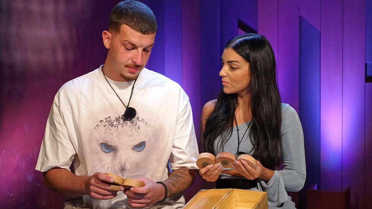 Spannungen zwischen Jennifer Iglesias und ihrem Ex-Partner Nico bei der Nominierung! Nico und Jennifer Iglesias sitzen im Interview und besprechen, welches Paar sie nominieren – mit dem Ergebnis hat Jennifer nicht gerechnet!