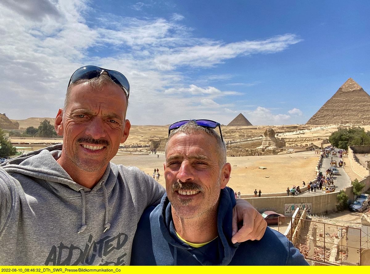 Barfuß über den Nil - 1000 Kilometer auf dem Paddelbrett durch Ägypten barfuß über den nil - 1000 kilometer auf dem paddelbrett durch ägypten