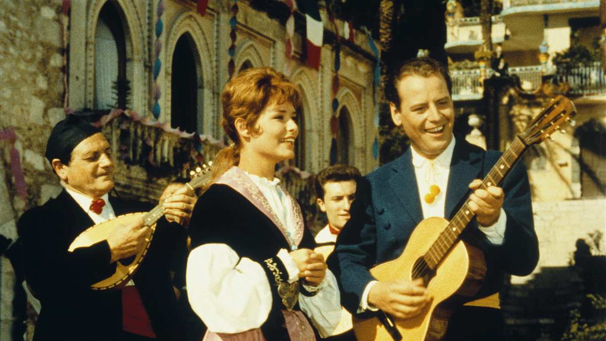 gitarren klingen leise durch die nacht