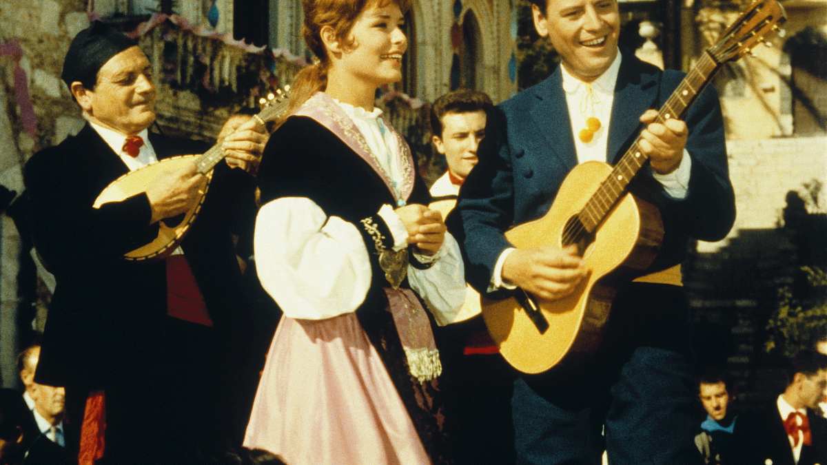 gitarren klingen leise durch die nacht