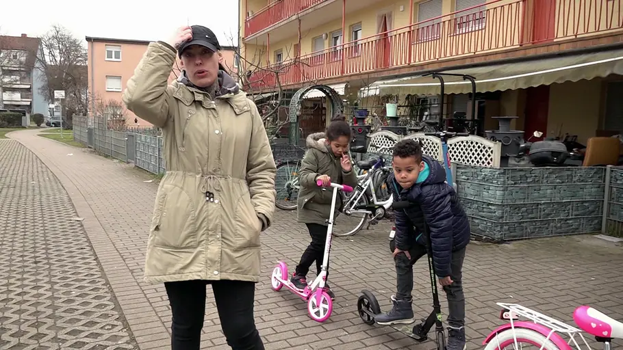 Hartz und herzlich - Tag für Tag Benz-Baracken hartz und herzlich - tag für tag benz-baracken