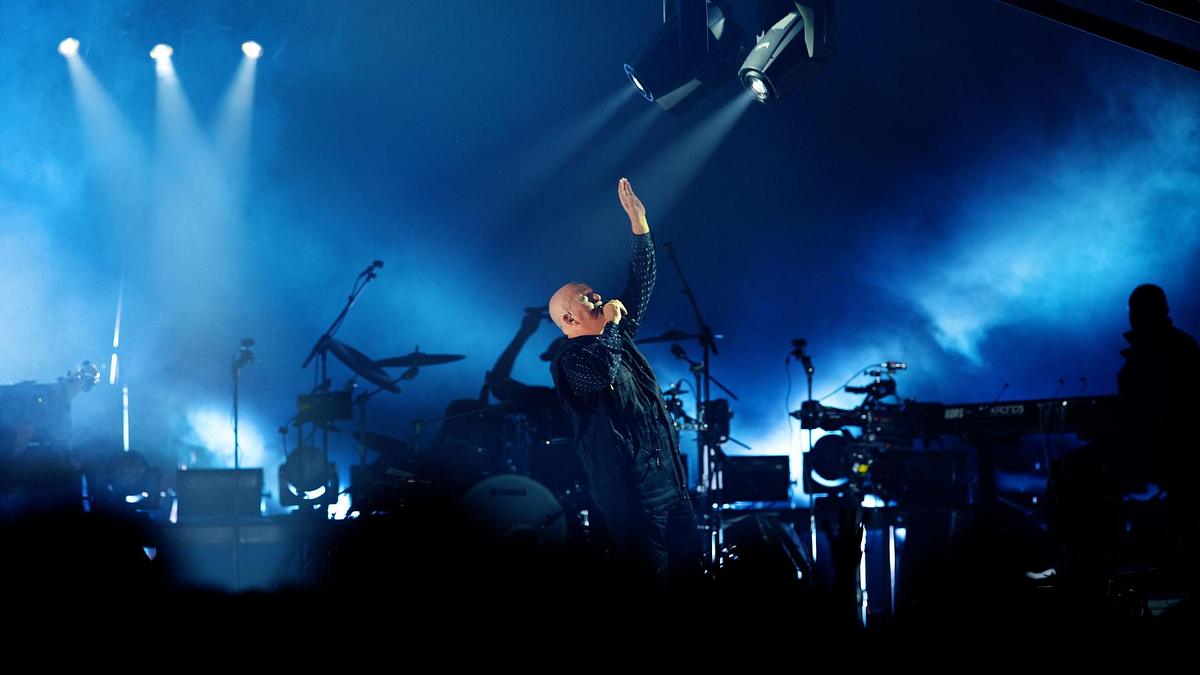 Peter Gabriel: Back To Front Peter Gabriel: Back To Front