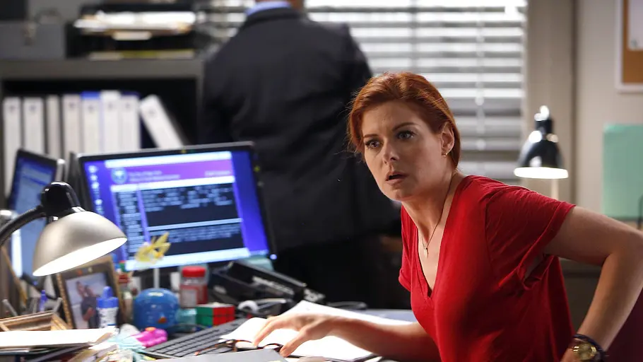 detective laura diamond