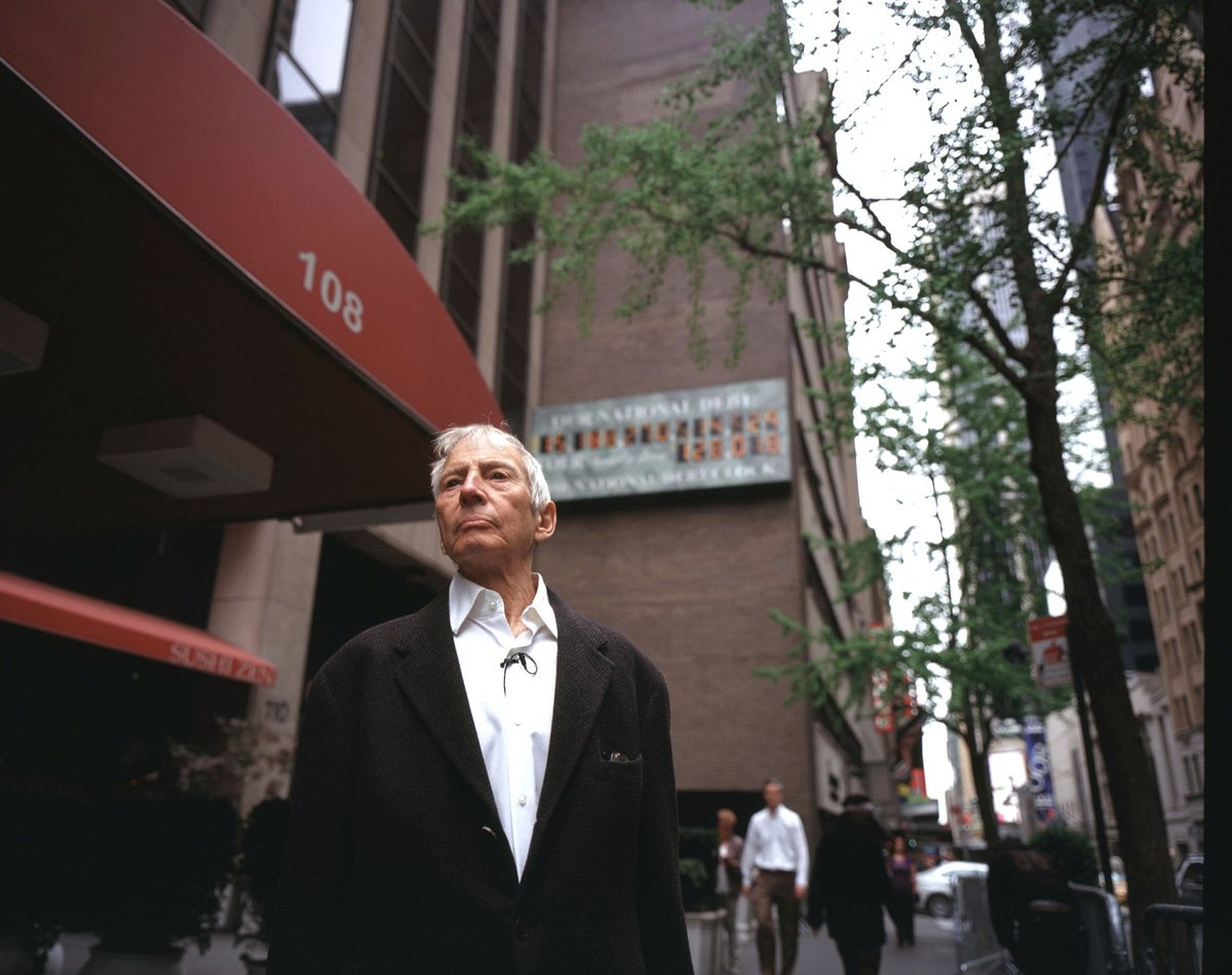 Der Unglücksbringer: Das Leben und die Tode des Robert Durst der unglücksbringer: das leben und die tode des robert durst