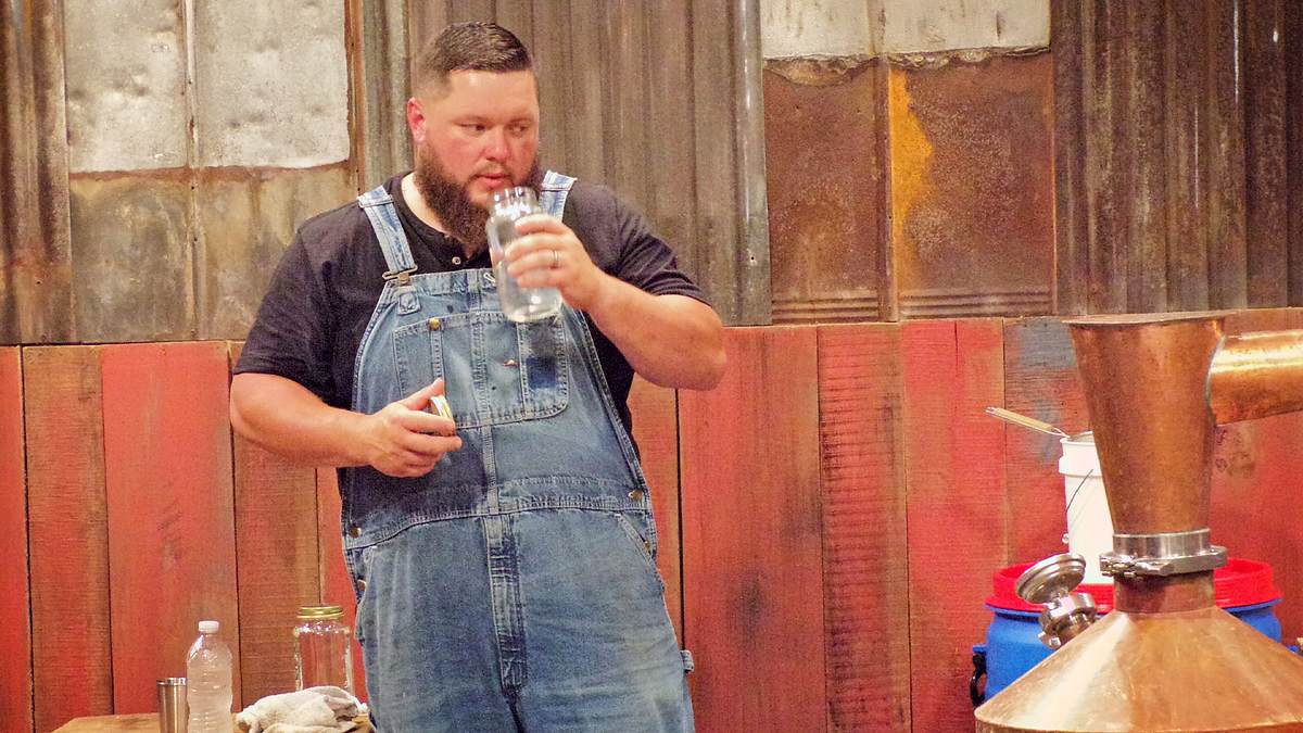 moonshiners: master distiller