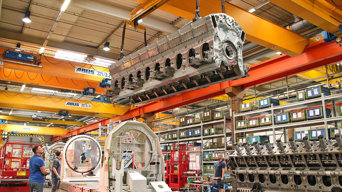 der mega-diesel - mit 13.600 ps übers wasser