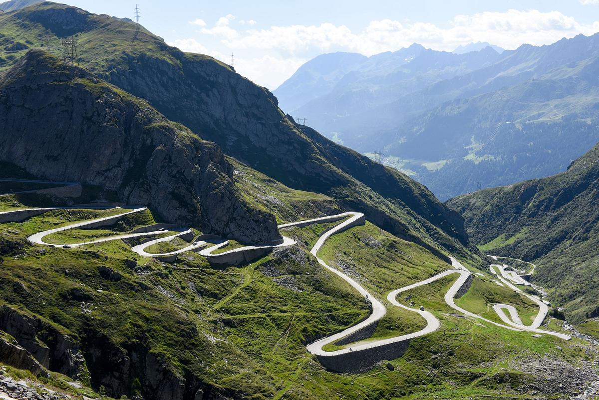 Mit dem Postauto durch die Schweiz mit dem postauto durch die schweiz