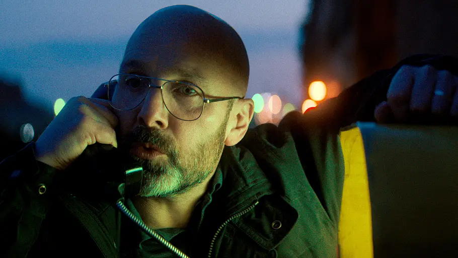 Eddie bei Legends Johnny Harris als Eddie McKee in Legends