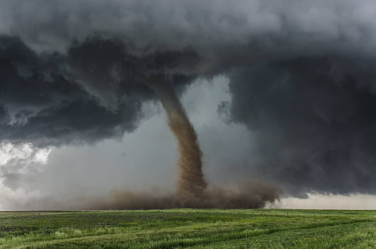 Monsterwetter: Erdrutsch, Fluten und Tornados monsterwetter: erdrutsch, fluten und tornados