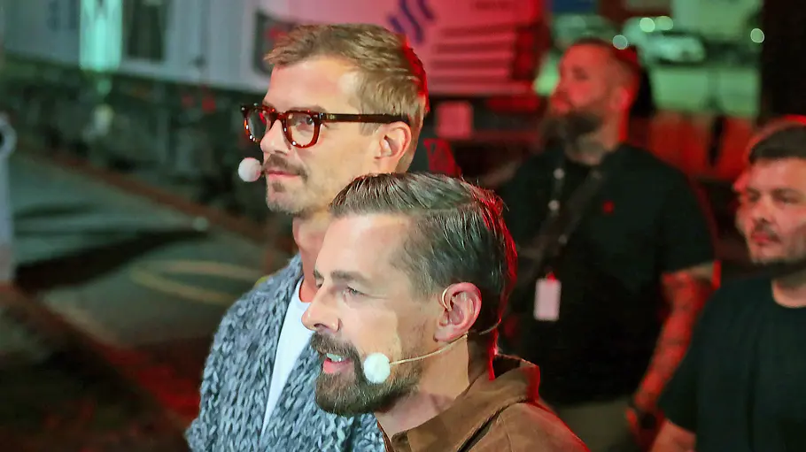 Joko, Klaas, medizinischer Notfall Ein sehr gutes Quiz Joko Winterscheidt und Klaas Heufer-Umlauf musten Ein sehr gutes Quiz wegen eines medizinischen Notfalls unterbrechen.