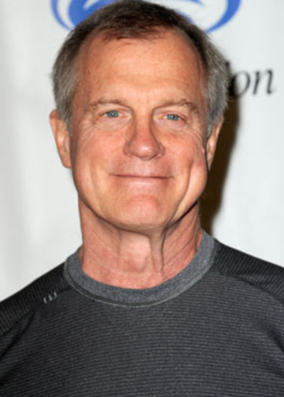 Stephen Collins hat sich kaum verändert.Nach Eine himmlische Familie spielte er in der Serie My Superhero Family die Rolle des Dr. Dayton King.