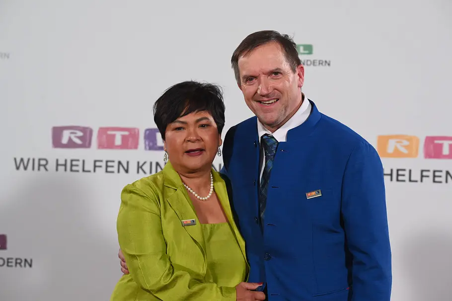 Diese Bauer sucht Frau-Paar sind noch zusammen Eines der Bauer sucht Frau-Paaren, die noch zusammen sind
