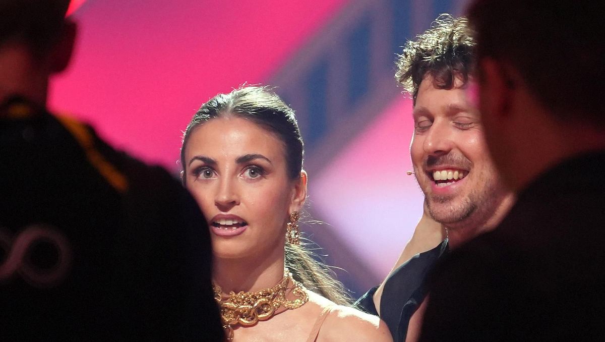 Ekaterina Leonova bald nicht mehr bei „Let's Dance“ Ekaterina Leonova und Valentin Lusin bei der „Let's Dance“-Profi-Challenge, sie mit erschrockenem Gesichtsausdruck, er lachend