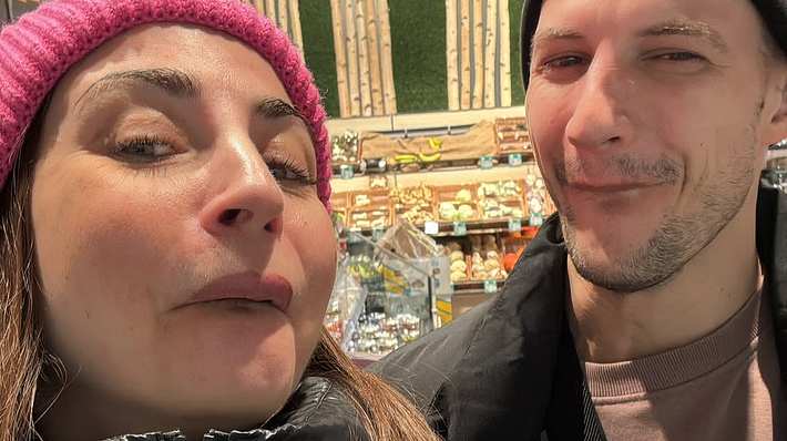 Ekaterina Leonova und Freund Ilya schneiden Grimassen - Foto: Instagram/Ekatleonova