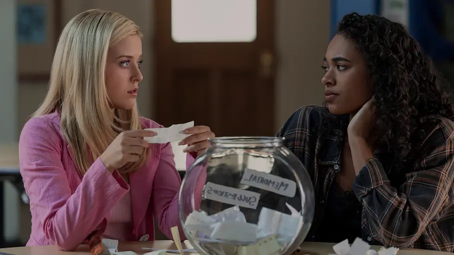 Elle (Lexi Minetree) und Kimberly (Chandler Kinney) Elle (Lexi Minetree) und Kimberly (Chandler Kinney) in „Elle“.