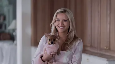 Lexi Minetree als Elle Woods in der neuen „Natürlich blond“-Serie „Elle“. - Foto: Prime Video Lexi Minetree als Elle Woods in der neuen „Natürlich blond“-Serie „Elle“. - Foto: Prime Video
