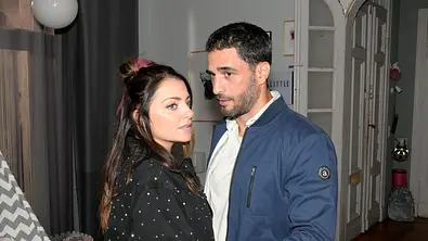 Emily und Tobias feiern ihr Wiedersehen bei GZSZ - Foto: RTL / Rolf Baumgartner