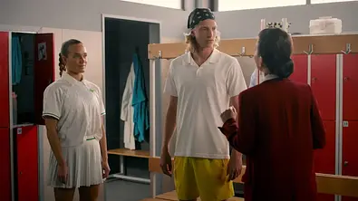 Joana, Valentin und Simone in der Umkleide. - Foto: RTL Joana, Valentin und Simone in der Umkleide. - Foto: RTL