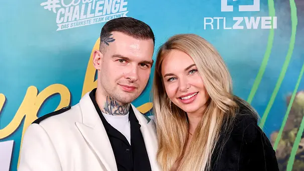 Eric Stehfest (36) und Franziska Temme (30) auf dem roten Teppich - Foto: Action Press