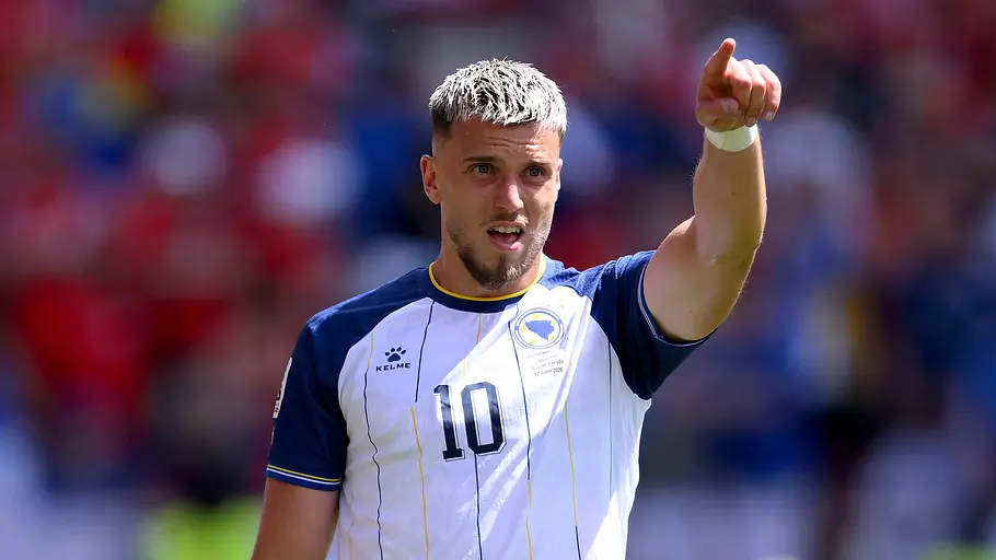 Ermedin Demirovic Ermedin Demirovic (Bosnien - Herzegowina) beim Spiel gegen Kanada bei der WM 2026