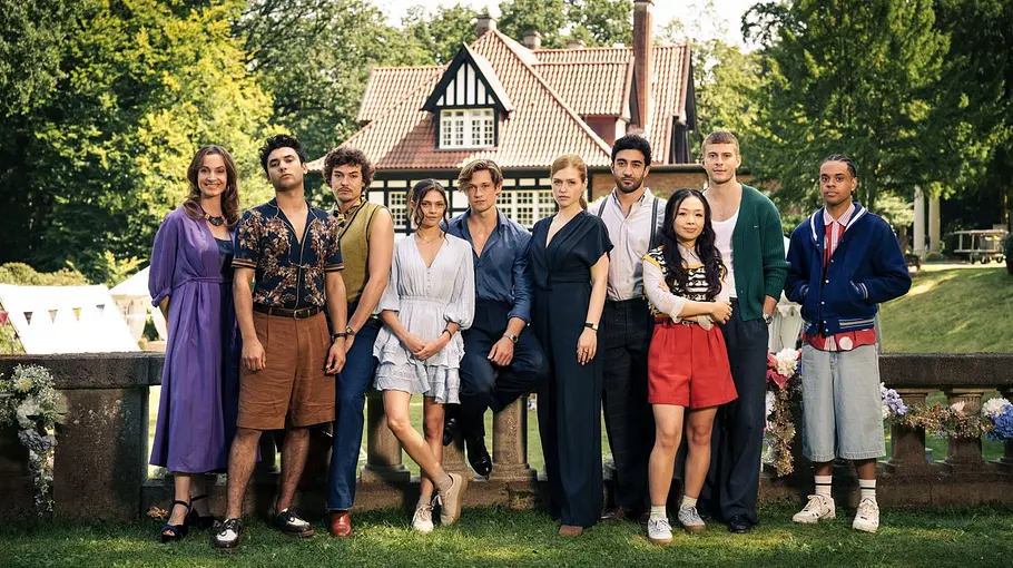 Erste Bilder der dritten Staffel von Maxton Hall Erste Bilder der dritten Staffel von Maxton Hall