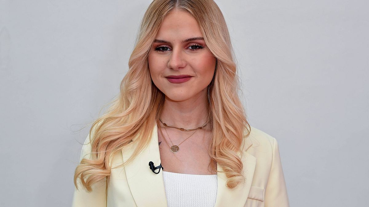 Estefania Wollny lächelt in die Kamera – doch so glücklich wie sie aussieht, ist sie tatsächlich nicht.