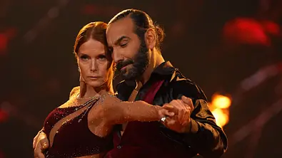 „Let’s Dance“ 2026: Esther Schweins tanzte mit dem Profitänzer Massimo Sinato. - Foto: RTL / Stefan Gregorowius