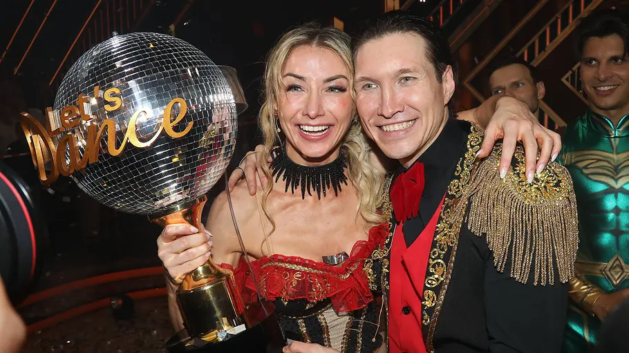 Anna-Carina Woitschack und Evgeny Vinokurov gewinnen Let's Dance 2026 Anna-Carina Woitschack und Evgeny Vinokurov gewinnen Let's Dance 2026