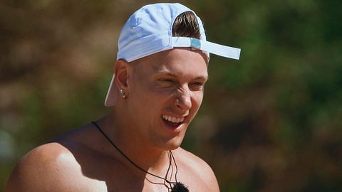 Calvin Kleinen schaut fragend drein - Foto: RTL