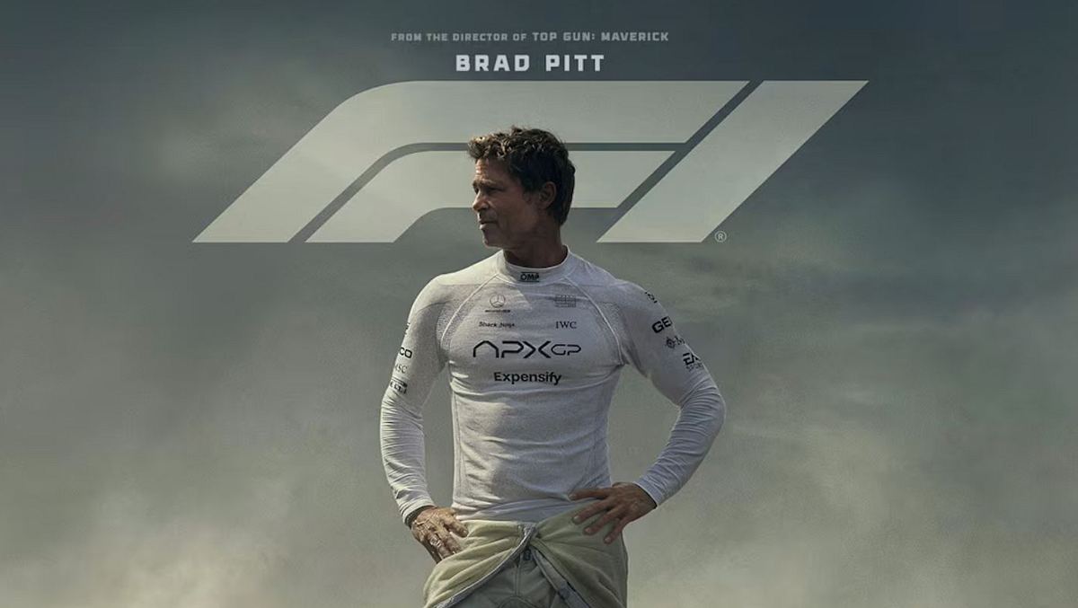 Brad Pitt in F1 Brad Pitt steht vor einem Formel-1-Auto und blickt in die Ferne
