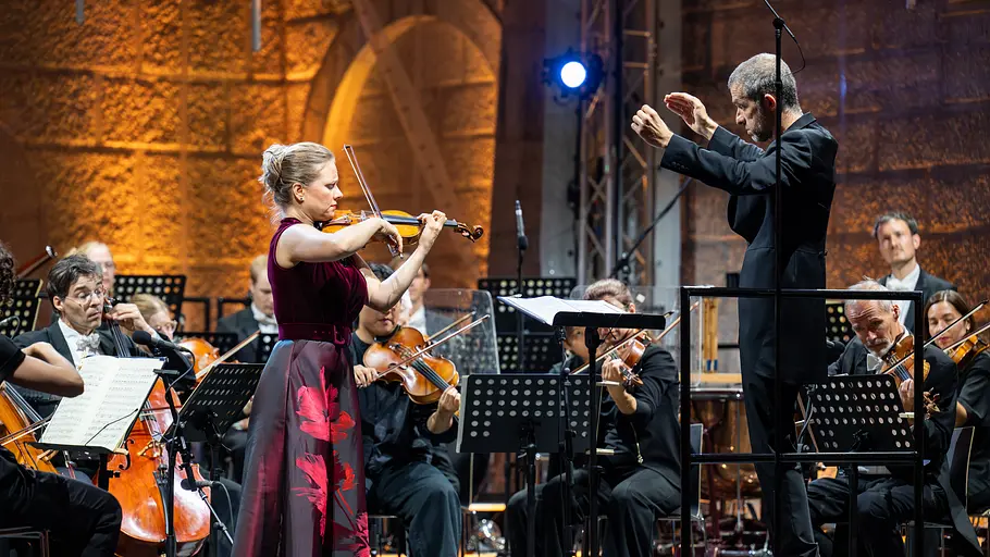 julia fischer auf schloss neuschwanstein