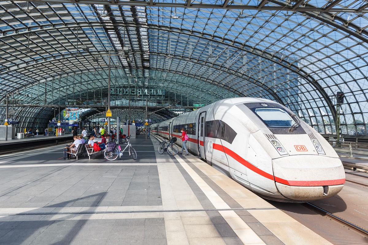 Der ICE 4 - Flaggschiff der Deutschen Bahn der ice 4 - flaggschiff der deutschen bahn