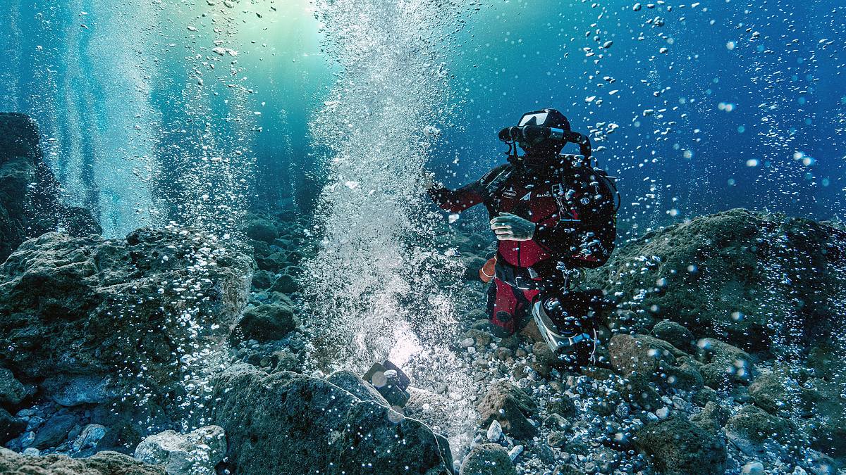 verborgen im mittelmeer: vulkane unter wasser