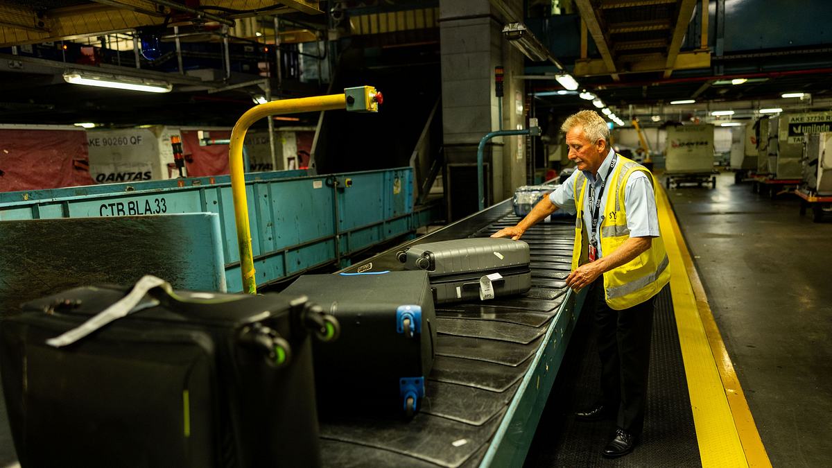inside sydney airport: alltag am mega-flughafen