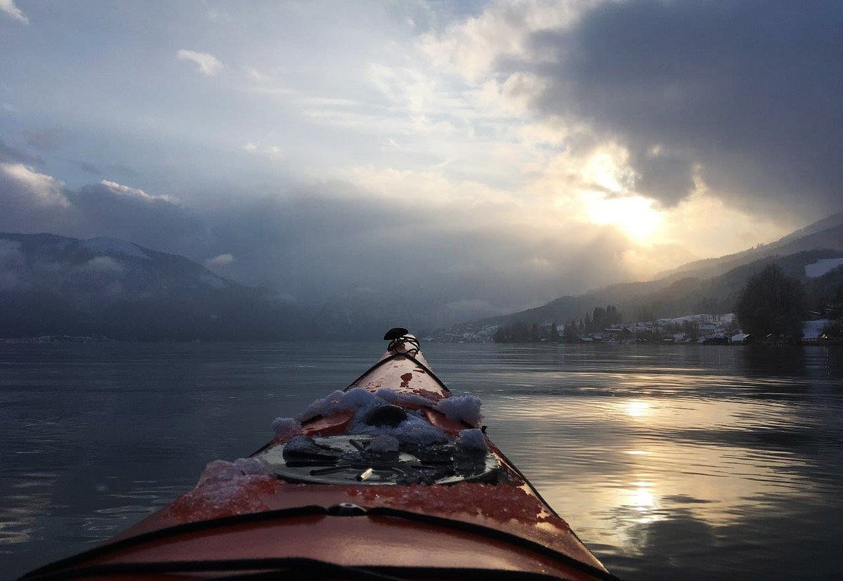 mit dem kajak durch das salzkammergut - eine reise in vier jahreszeiten
