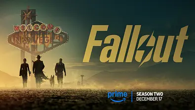 Das Artwork zu Fallout - Staffel 2 zeigt den Ghoul & Co., wie sie das Schild von New Vegas erreichen. - Foto: Prime Video