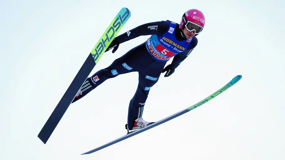 Felix Hoffmann beim Springen in Innsbruck Felix Hoffmann fliegt beim Skispringen in Innsbruck während der Vierschanzentournee