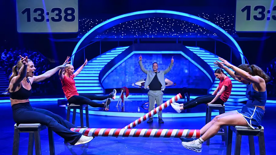 Fotobeweis Gewinner Schlag den Star 8. Mai 2026 Ein Foto von Spiel 15 zeigt, dass Ekaterina Leonovas und Isabel Edvardssons Stange vor Vanessa Mais und Lola Weipperts bei „Schlag den Star“ den Boden berührte.