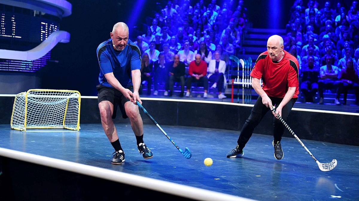 Frank Rosin und Mario Basler bei Schlag den Star Frank Rosin und Mario Basler duellieren sich beim Feldhockey