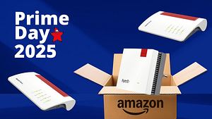 Ein Amazon Karton mit dem Schriftzug Prime Day. Daneben Router und ein WLAN Repeater - Foto: TVMovie.de & iStock (kyoshino, Ake Ngiamsanguan) & PR